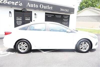 2015 Hyundai Sonata SE 4dr Sedan   - Photo 9 - Hickory, NC 28601