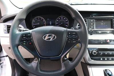 2015 Hyundai Sonata SE 4dr Sedan   - Photo 22 - Hickory, NC 28601