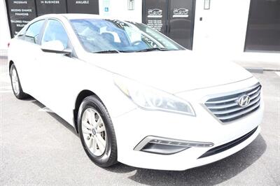 2015 Hyundai Sonata SE 4dr Sedan   - Photo 2 - Hickory, NC 28601