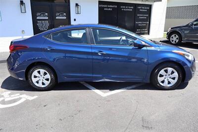 2016 Hyundai Elantra SE 4dr Sedan 6A (US)   - Photo 9 - Hickory, NC 28601
