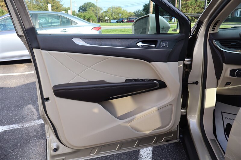 2017 Lincoln MKC Reserve - Photo 14 - Hickory, NC 28601