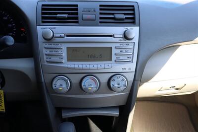 2010 Toyota Camry Base 4dr Sedan 6A   - Photo 25 - Hickory, NC 28601