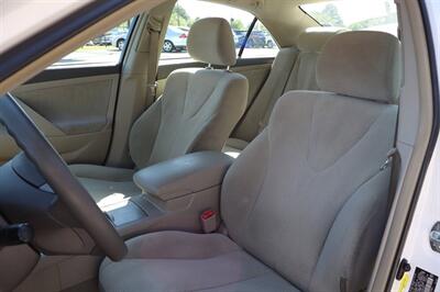 2010 Toyota Camry Base 4dr Sedan 6A   - Photo 13 - Hickory, NC 28601