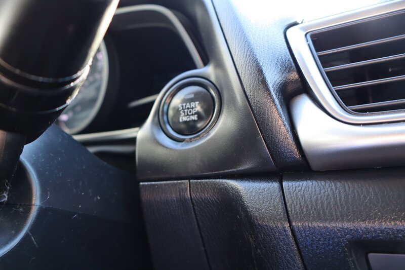 2018 Mazda Mazda3 Touring - Photo 24 - Hickory, NC 28601