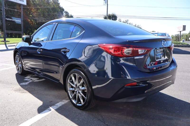 2018 Mazda Mazda3 Touring - Photo 4 - Hickory, NC 28601