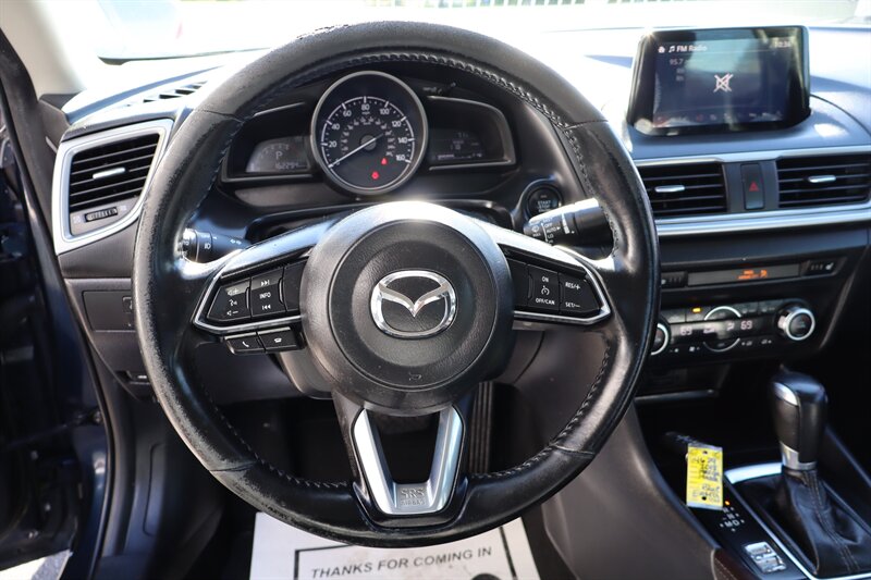 2018 Mazda Mazda3 Touring - Photo 17 - Hickory, NC 28601