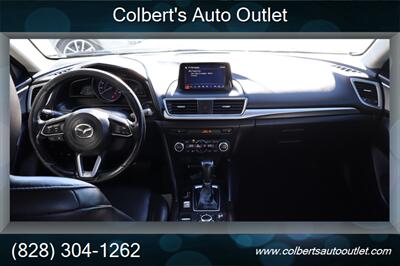 2018 Mazda Mazda3 Touring - Photo 32 - Hickory, NC 28601
