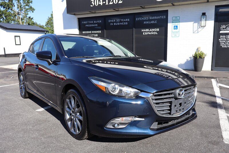 2018 Mazda Mazda3 Touring - Photo 2 - Hickory, NC 28601