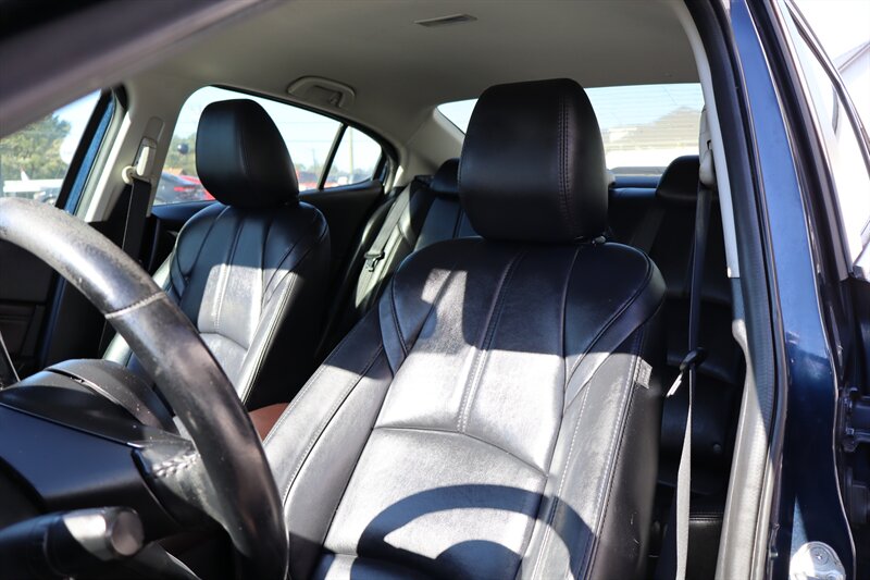 2018 Mazda Mazda3 Touring - Photo 16 - Hickory, NC 28601