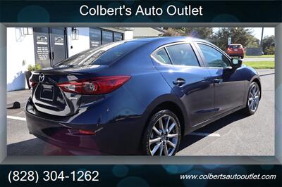 2018 Mazda Mazda3 Touring - Photo 5 - Hickory, NC 28601