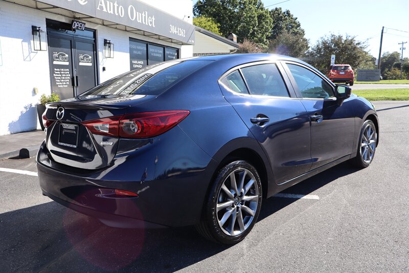 2018 Mazda Mazda3 Touring - Photo 5 - Hickory, NC 28601