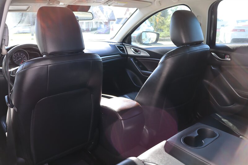 2018 Mazda Mazda3 Touring - Photo 36 - Hickory, NC 28601