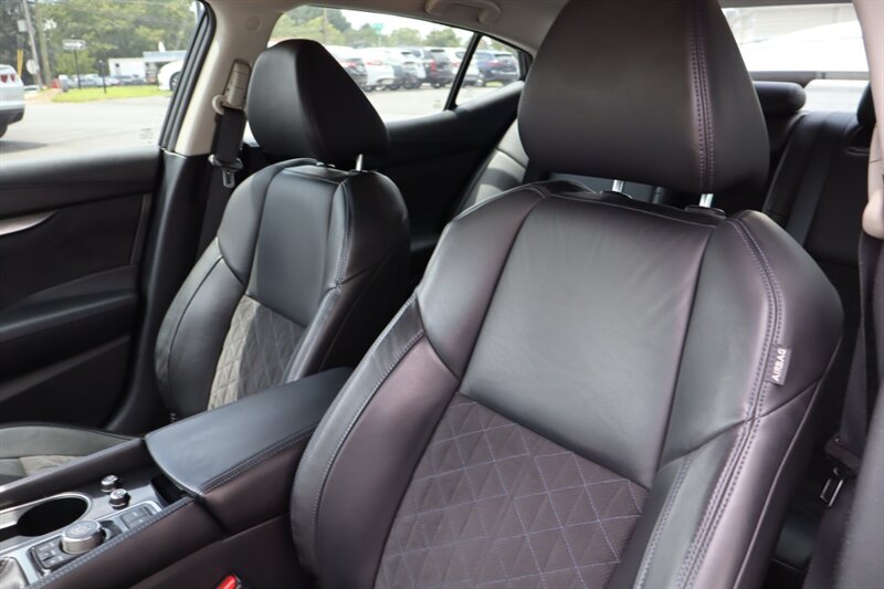 2016 Nissan Maxima 3.5 SR - Photo 13 - Hickory, NC 28601