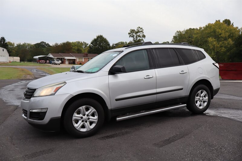 2017 Chevrolet Traverse LS - Photo 2 - Hickory, NC 28601