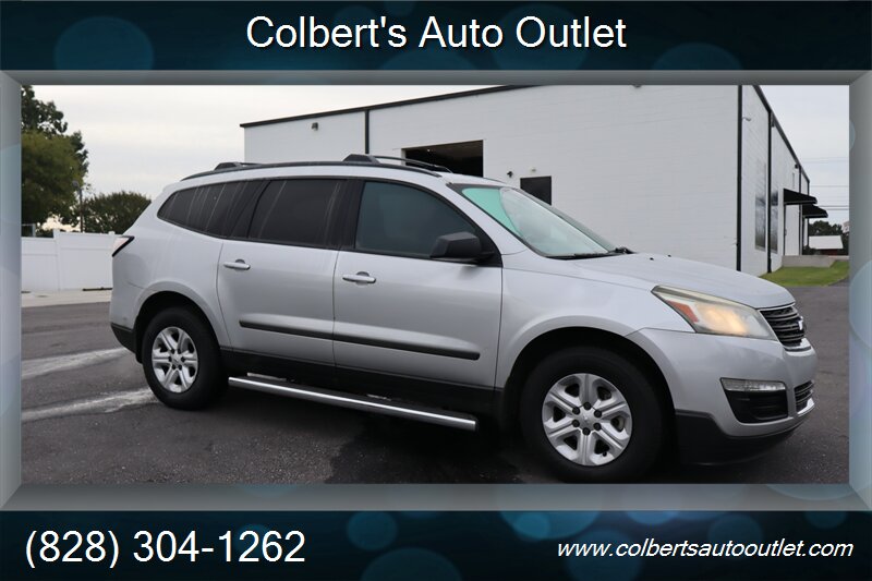 2017 Chevrolet Traverse LS   - Photo 1 - Hickory, NC 28601