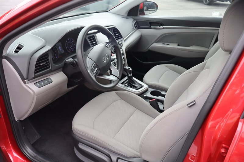 2020 Hyundai ELANTRA SEL - Photo 8 - Hickory, NC 28601