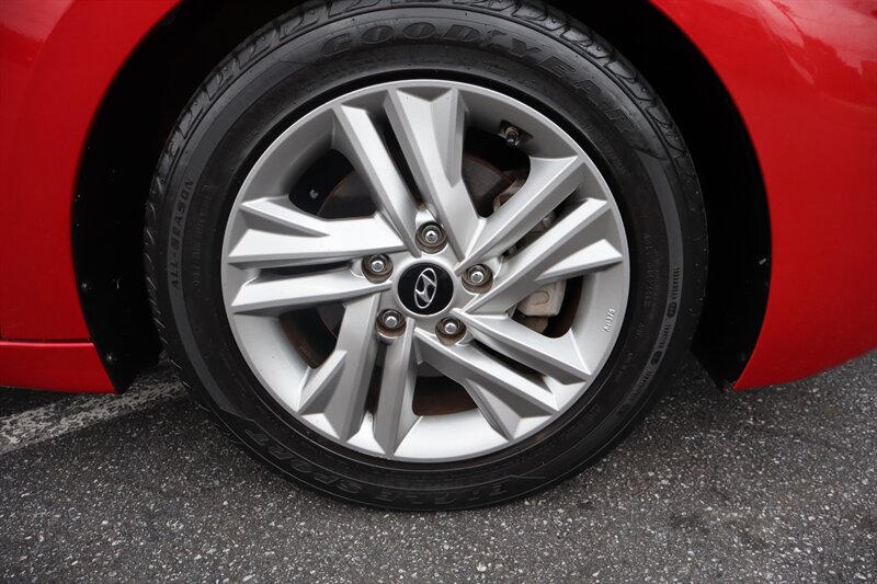 2020 Hyundai ELANTRA SEL - Photo 3 - Hickory, NC 28601