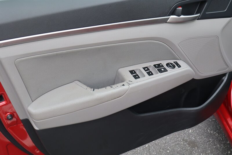 2020 Hyundai ELANTRA SEL - Photo 19 - Hickory, NC 28601