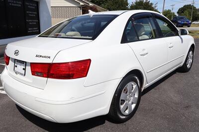 2009 Hyundai Sonata GLS 4dr Sedan 5A   - Photo 9 - Hickory, NC 28601