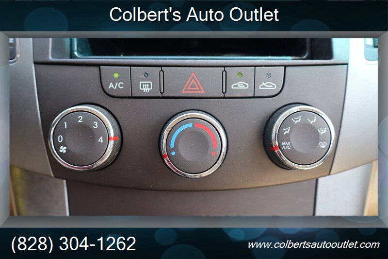 2009 Hyundai Sonata GLS 4dr Sedan 5A - Photo 23 - Hickory, NC 28601