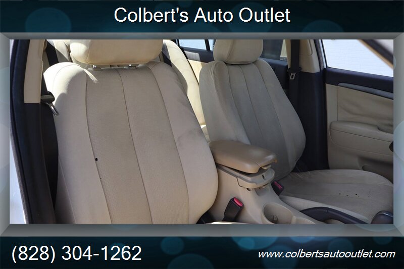 2009 Hyundai Sonata GLS 4dr Sedan 5A - Photo 18 - Hickory, NC 28601