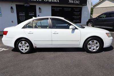 2009 Hyundai Sonata GLS 4dr Sedan 5A   - Photo 10 - Hickory, NC 28601