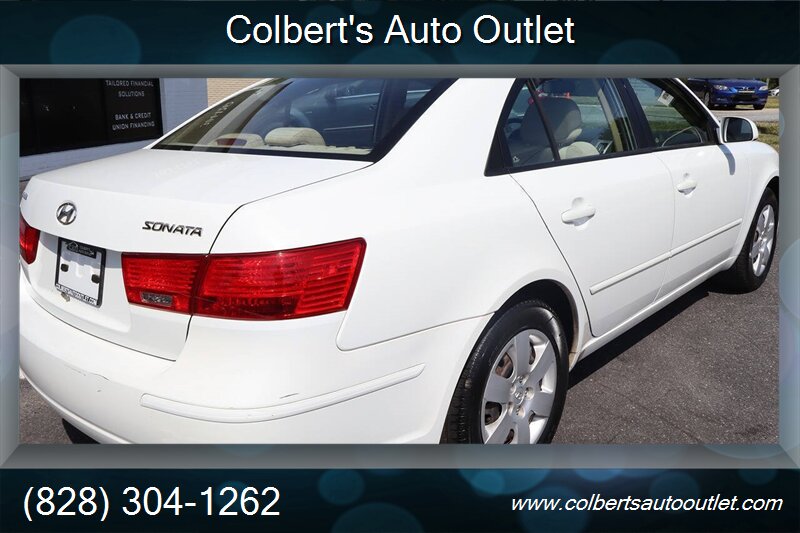 2009 Hyundai Sonata GLS 4dr Sedan 5A - Photo 9 - Hickory, NC 28601