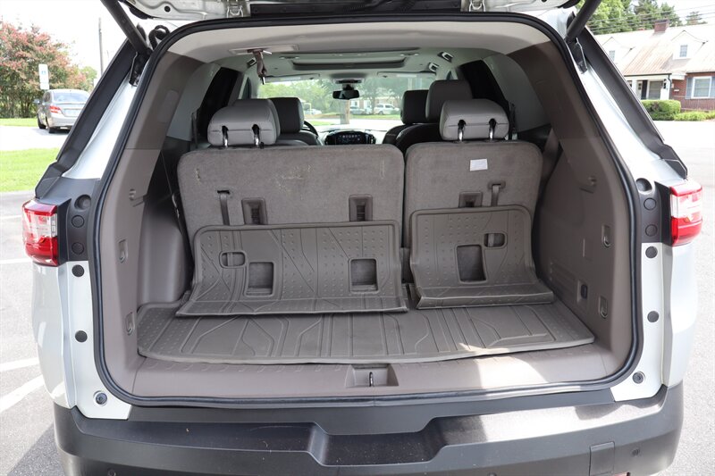 2019 Chevrolet Traverse LT Leather - Photo 14 - Hickory, NC 28601