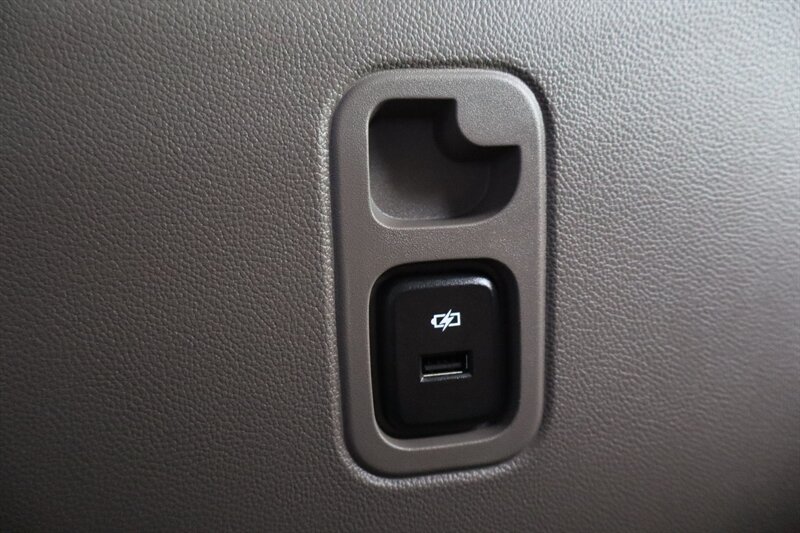 2019 Chevrolet Traverse LT Leather - Photo 32 - Hickory, NC 28601