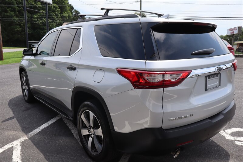2019 Chevrolet Traverse LT Leather - Photo 5 - Hickory, NC 28601