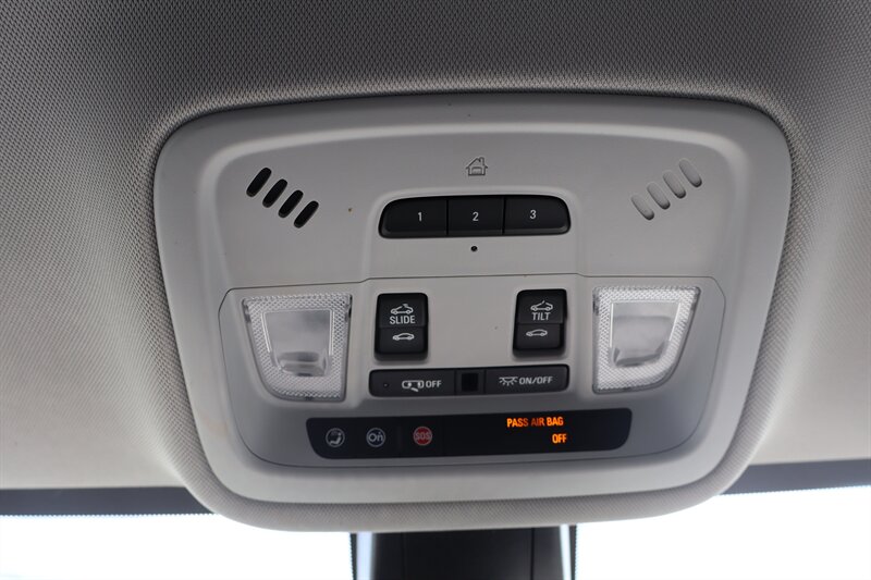 2019 Chevrolet Traverse LT Leather - Photo 34 - Hickory, NC 28601
