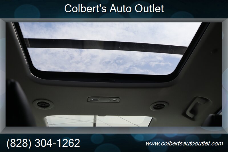 2019 Chevrolet Traverse LT Leather - Photo 31 - Hickory, NC 28601
