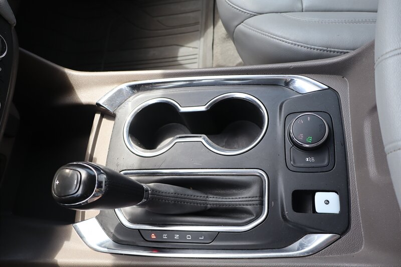 2019 Chevrolet Traverse LT Leather - Photo 21 - Hickory, NC 28601