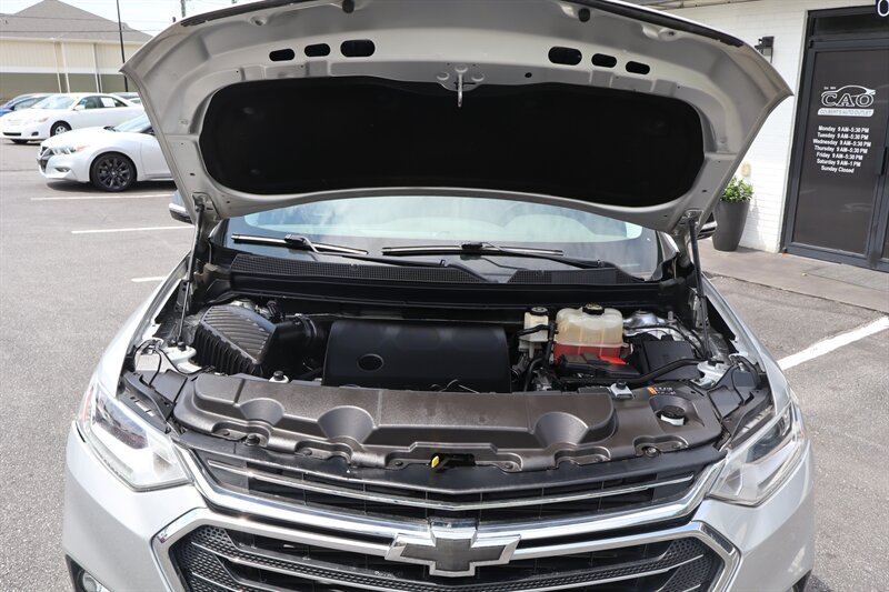 2019 Chevrolet Traverse LT Leather - Photo 12 - Hickory, NC 28601