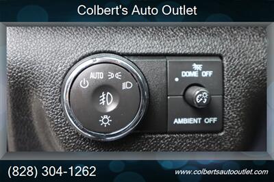 2016 Chevrolet Traverse LT   - Photo 9 - Hickory, NC 28601