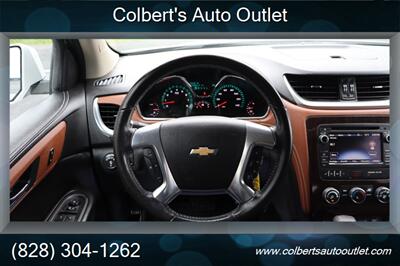 2016 Chevrolet Traverse LT   - Photo 10 - Hickory, NC 28601