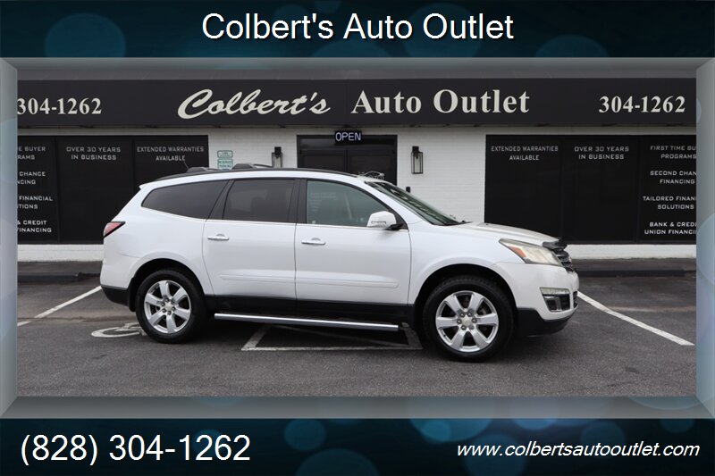 2016 Chevrolet Traverse LT   - Photo 1 - Hickory, NC 28601