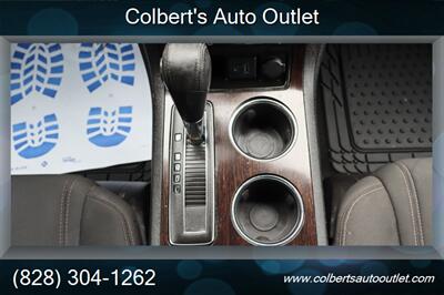 2016 Chevrolet Traverse LT   - Photo 14 - Hickory, NC 28601