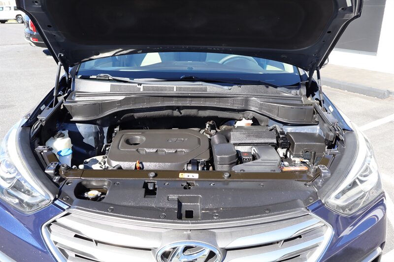 2018 Hyundai SANTA FE Sport 2.4L - Photo 9 - Hickory, NC 28601