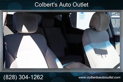 2018 Hyundai SANTA FE Sport 2.4L - Photo 17 - Hickory, NC 28601
