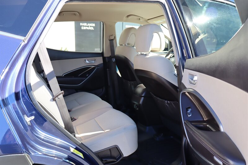 2018 Hyundai SANTA FE Sport 2.4L - Photo 19 - Hickory, NC 28601
