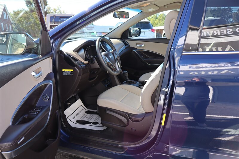 2018 Hyundai SANTA FE Sport 2.4L - Photo 13 - Hickory, NC 28601