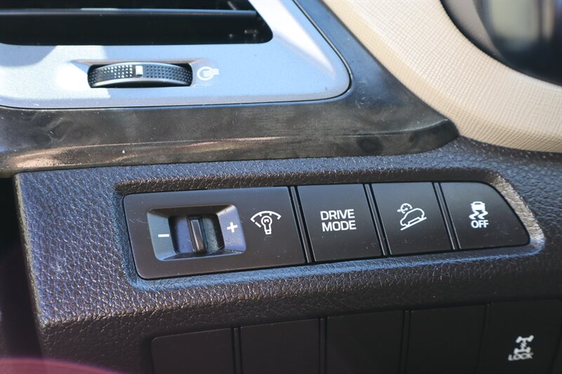 2018 Hyundai SANTA FE Sport 2.4L - Photo 40 - Hickory, NC 28601