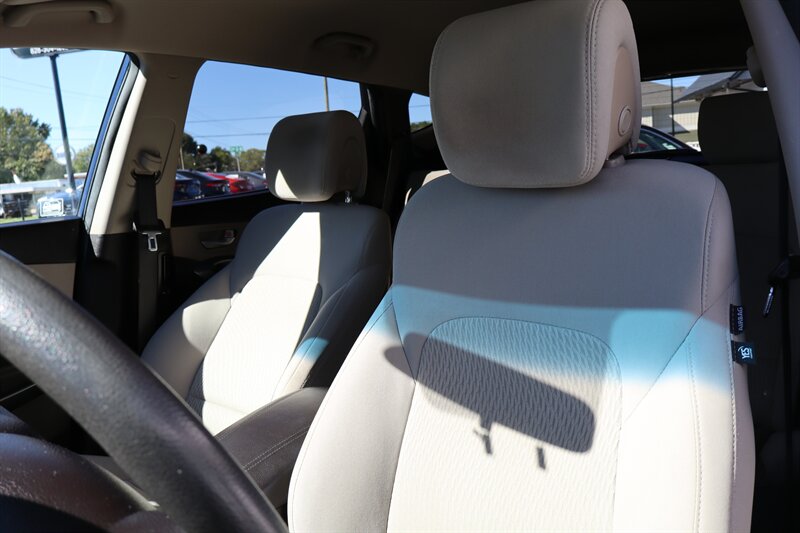 2018 Hyundai SANTA FE Sport 2.4L - Photo 15 - Hickory, NC 28601