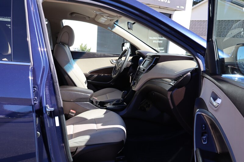 2018 Hyundai SANTA FE Sport 2.4L - Photo 16 - Hickory, NC 28601