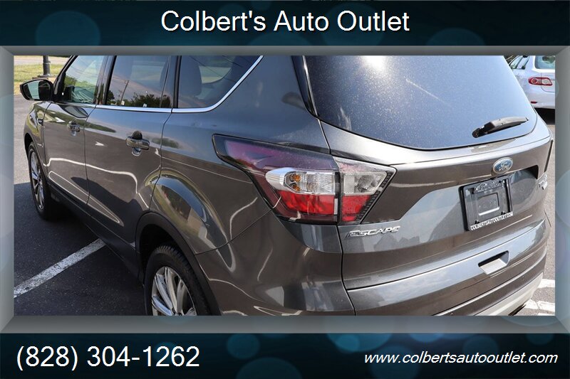 2017 Ford Escape Titanium 4dr SUV - Photo 6 - Hickory, NC 28601