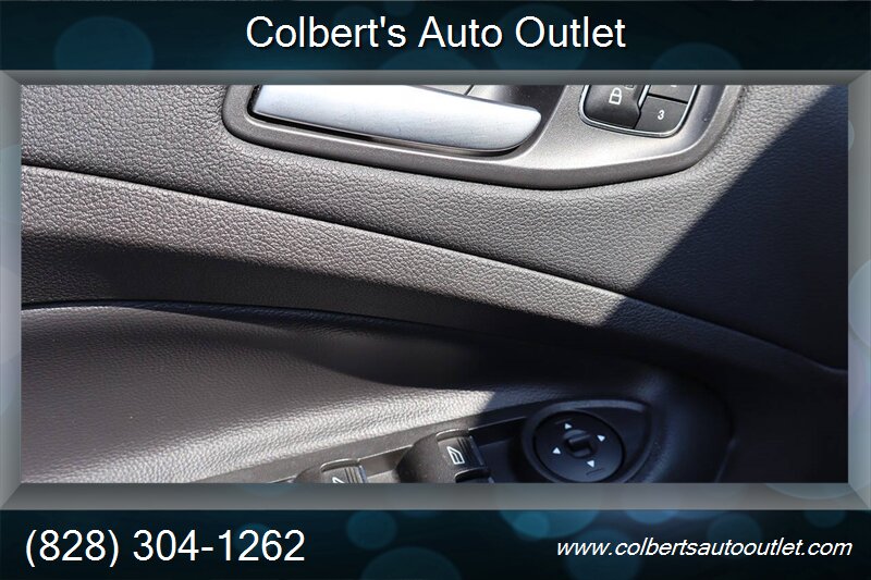 2017 Ford Escape Titanium 4dr SUV - Photo 21 - Hickory, NC 28601