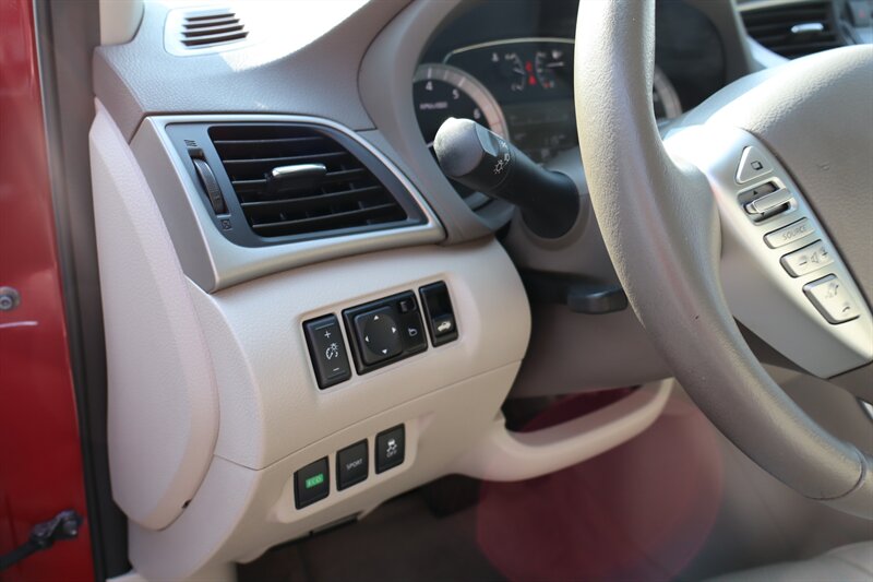 2014 Nissan Sentra S - Photo 15 - Hickory, NC 28601