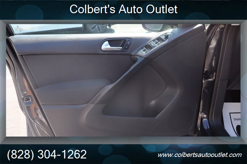 2018 Volkswagen Tiguan Limited 2.0T 4Motion - Photo 14 - Hickory, NC 28601