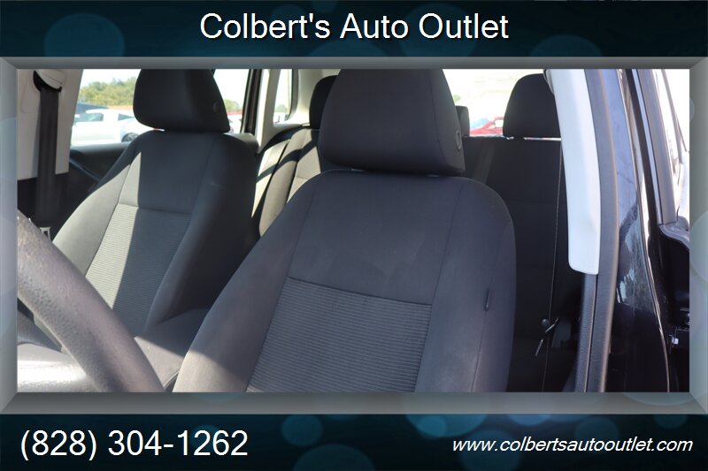 2018 Volkswagen Tiguan Limited 2.0T 4Motion - Photo 13 - Hickory, NC 28601